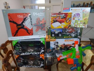 Lote Juguetes: Dron, 2 Bigfoot, F1 Racing