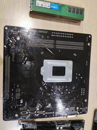 Intel Core i3-8100 + Placa Base AsRock HD310CM-HDV