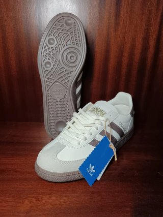 Adidas Spezial Blancas y Marrones