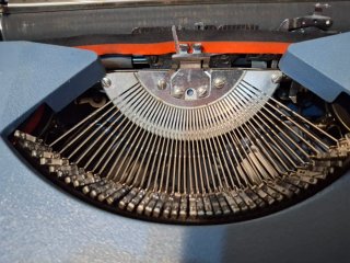 Macchina da scrivere Antares Lisa 30