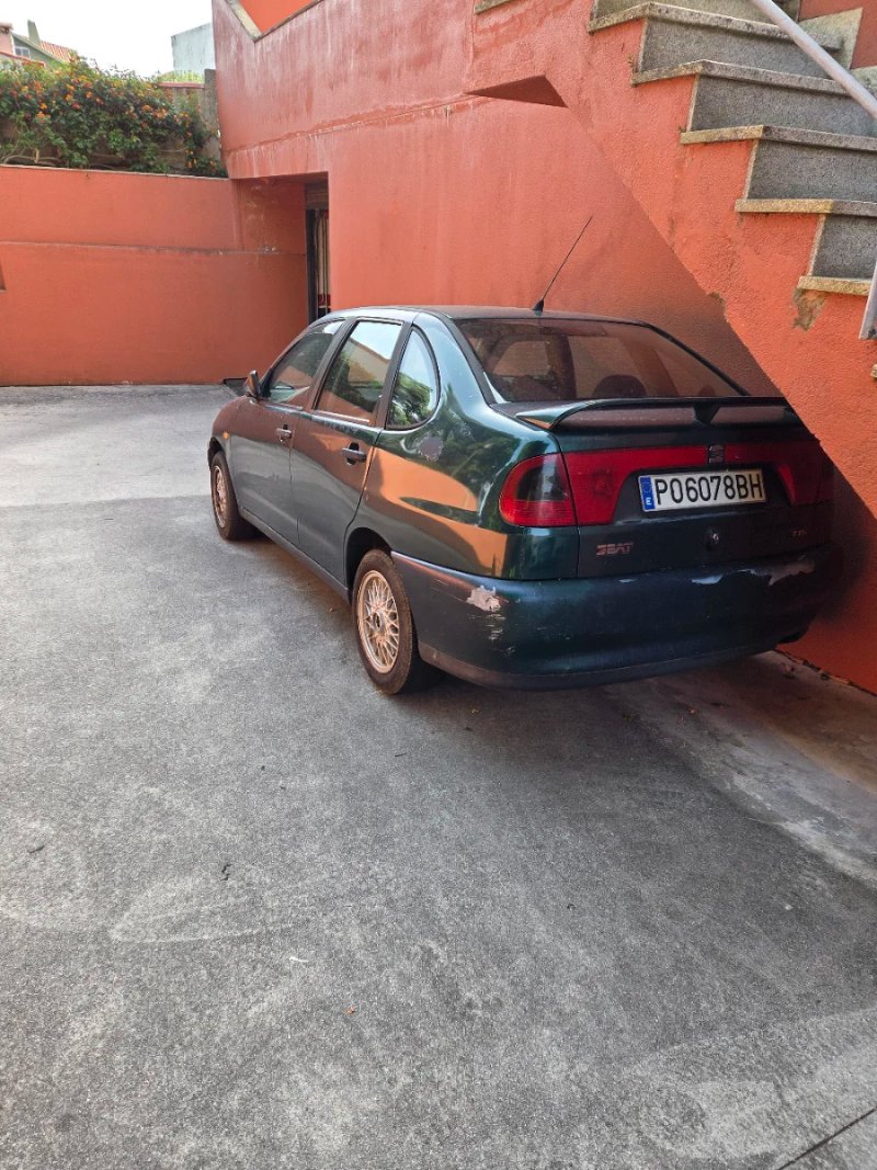 SEAT Cordoba 1998 - foto 1