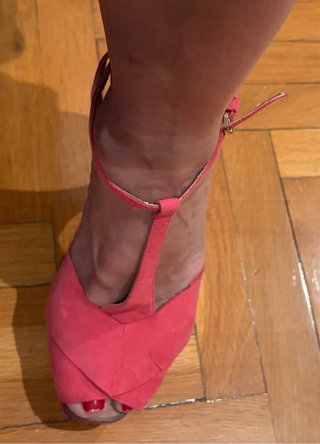 Sandalias Zara ante tacón plataforma.