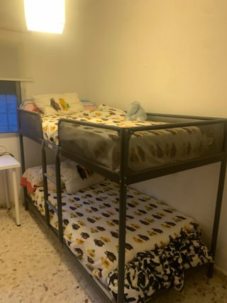 Letto a castello metallico grigio