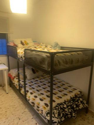 Letto a castello metallico grigio