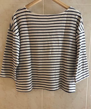 Jersey de rayas blanco y azul marino
