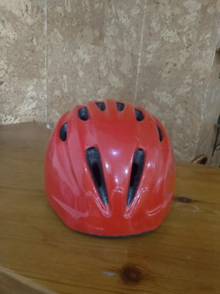 Casco de bici rojo