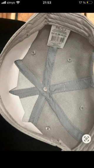 Gorra estilo americano gris y negra