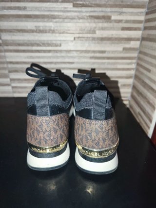 Zapatillas Michael Kors Negras y Marrones