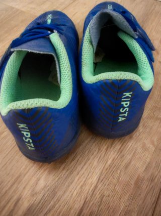 Botas de fútbol Kipsta talla 32