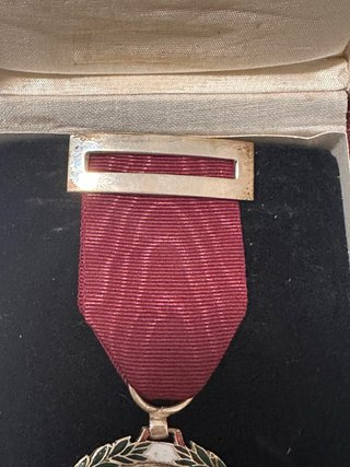 Medalla con caja de Villanueva y Joyeros