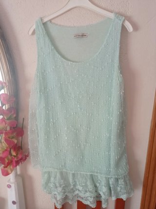 Blusa rosa de red con cinturón plateado+ Blusa v