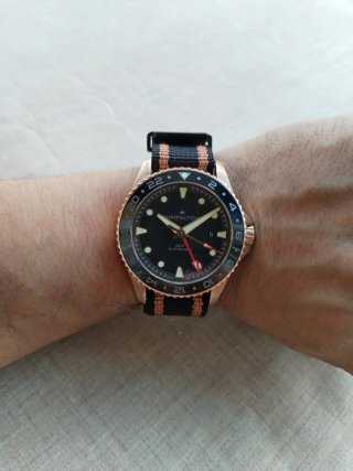 Reloj Hamilton Khaki Navy Scuba GMT Bronze