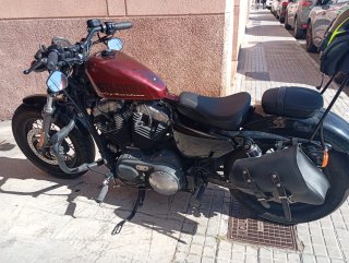 Harley-Davidson Negra Estilo Cruiser