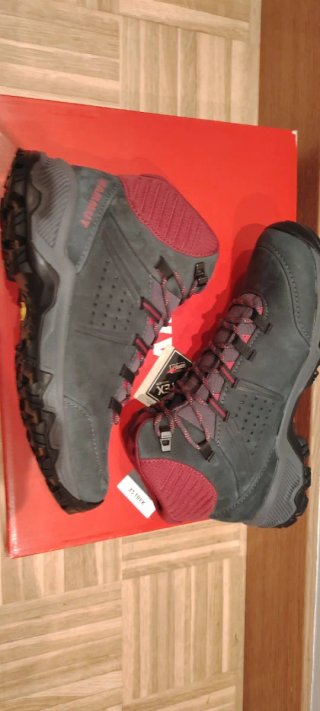 Botas Mammut talla 39 Nuevas