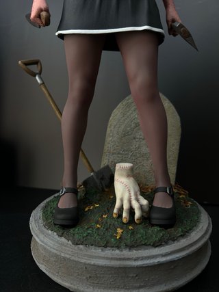 Figura Miércoles adams (wednesday) en resina