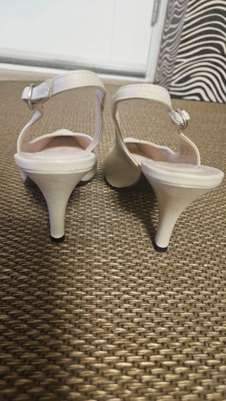 Zapatos Ferrara destalonados beige