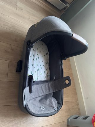 Silla de paseo y capazo Maxi Cosi Leona 2
