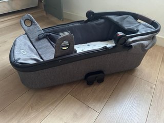 Silla de paseo y capazo Maxi Cosi Leona 2