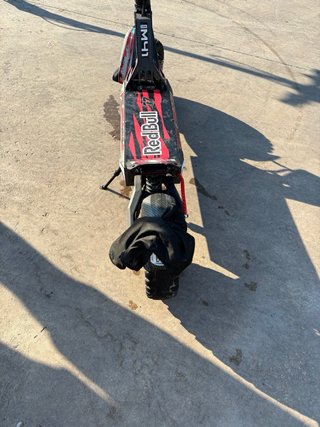 Patin Ecoextem Armored Red Bull con casco fox