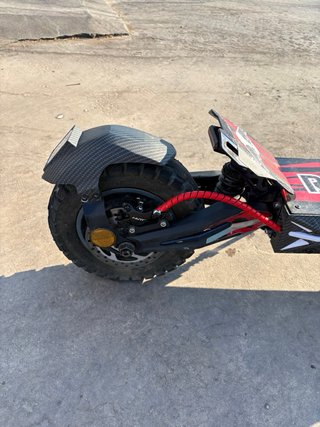 Patin Ecoextem Armored Red Bull con casco fox