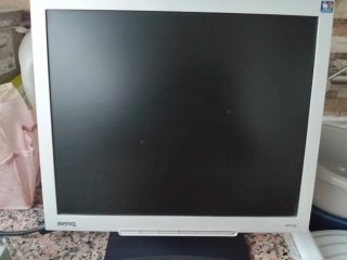 PANTALLA DE ORDENADOR Y DOS disqueteras dvd LG GDR