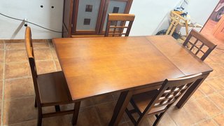 Mesa + 4 Sillas + Mueble de comedor