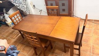 Mesa + 4 Sillas + Mueble de comedor