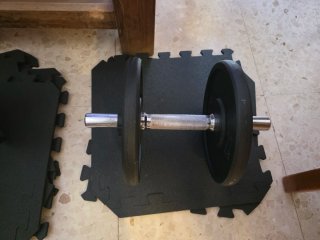 Banco de musculación + kit de pesas