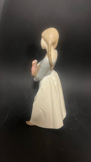 Figura Lladro Niña con un pavo