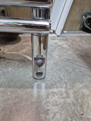 Calentador de baño cromado