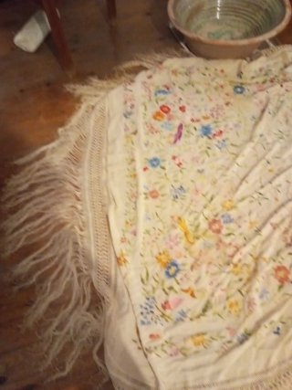 Mantón de Manila antiguo bordado