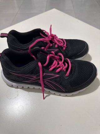 Zapatillas Reebok Negras y Rosas Talla 37.5