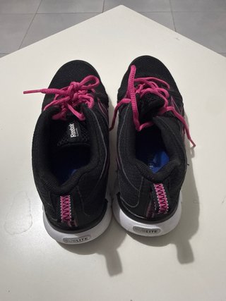Zapatillas Reebok Negras y Rosas Talla 37.5
