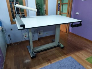 Mesa de dibujo profesional inclinable y elevable