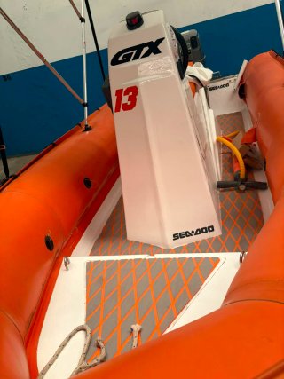 Zodiac semirrígida naranja