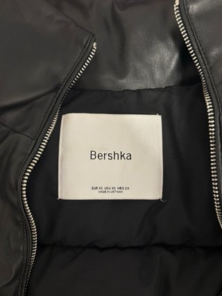 Chaleco acolchado negro Bershka