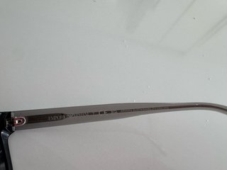 Gafas de sol Emporio Armani negras.