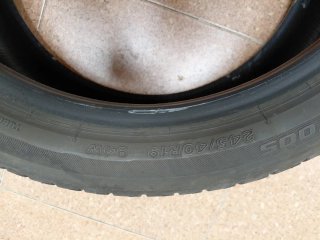 Neumáticos Bridgestone 245/40/19
