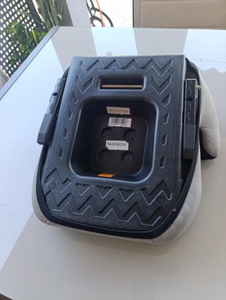 Alzador Isofix Vivitta Negro