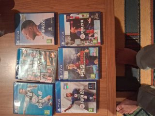 Lote Videojuegos PS4: FIFA 22, 21, 19, 23, PES 201