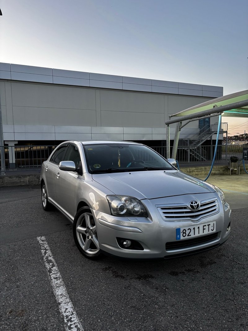 Toyota Avensis D-4D 2007 - foto 1