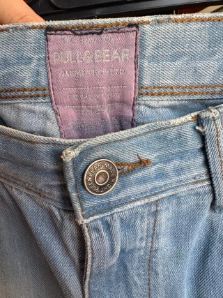 Bermuda vaquera Pull&Bear desgastada Talla L