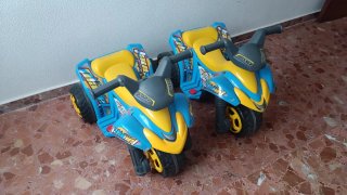 2 Quads a batería para niños Feber