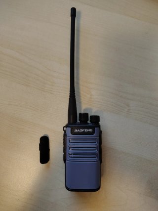 Radio Baofeng UHF 16 canali con antenna alto guada