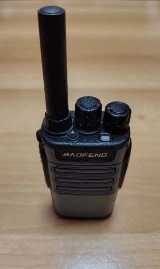 Radio Baofeng UHF 16 canali con antenna alto guada