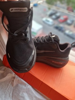 Nike Vomero Plus Negro