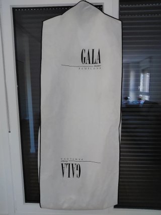 Vestido de novia blanco, sin estrenar.