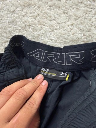 ¡¡OFERTA!! Talla M Shorts Under Armour Negros