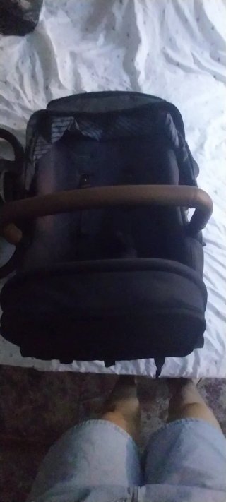 Carrito de bebé negro