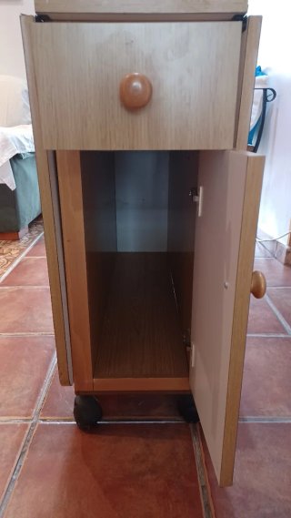 Mesa de cocina extensible con ruedas
